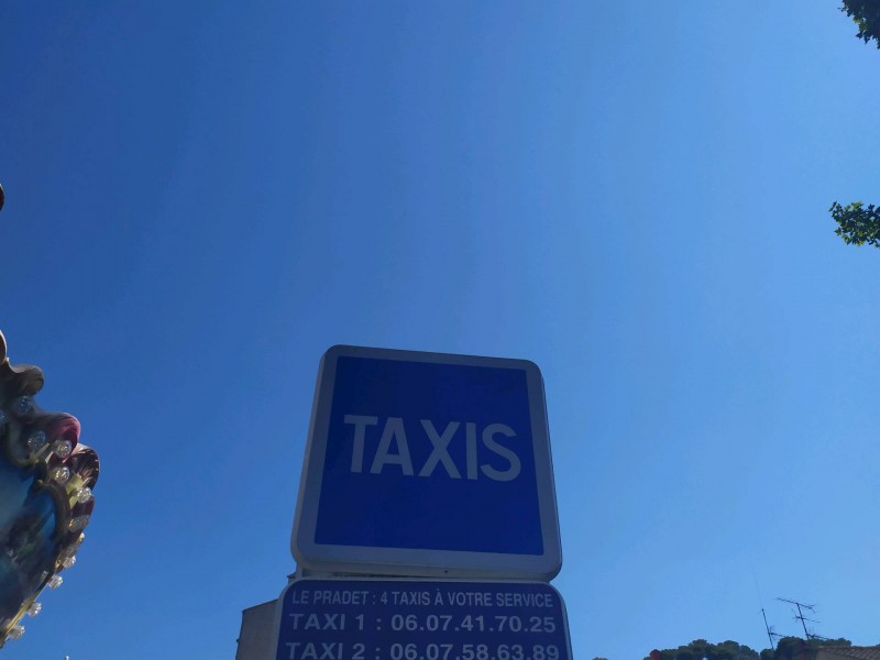 Réservation TAXi médicalisé de la garde vers la destination de l hôpital de TOULON dans le VAR